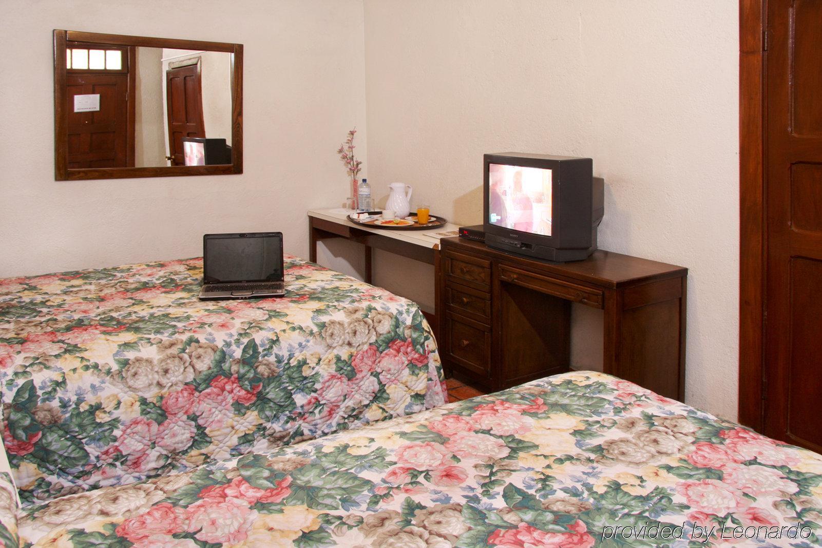 Hotel Urdinola Saltillo Ruang foto
